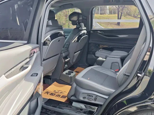 Ford Edge — Фото автомобиля 9