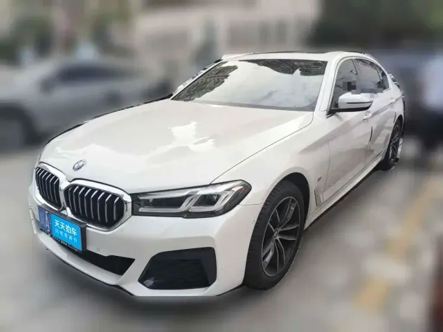 Фотография автомобиля — BMW 5 Series
