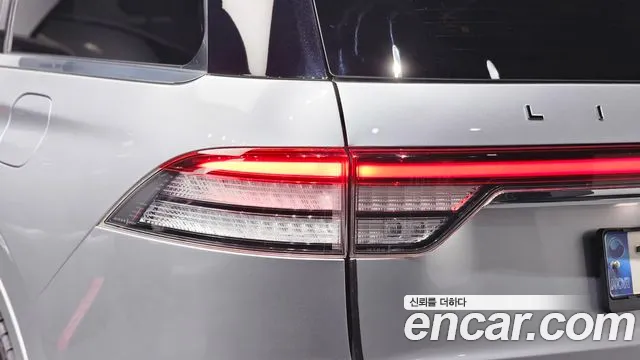 Lincoln Aviator — Фото автомобиля 22
