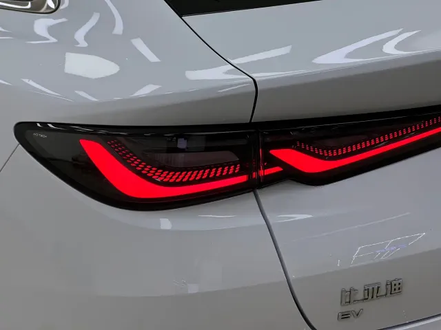BYD Seal 06 — Фото автомобиля 9