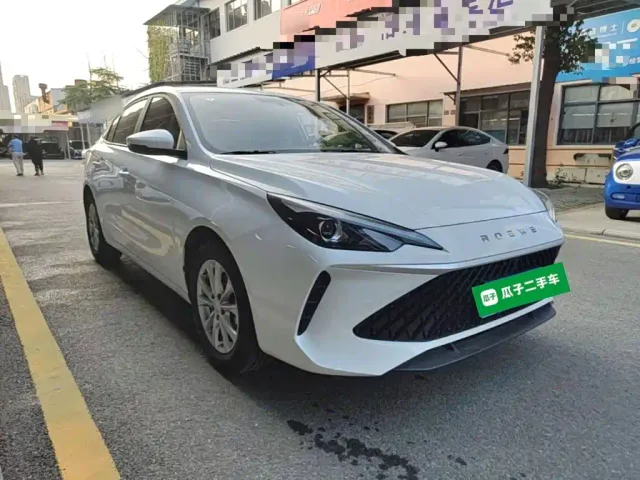 Roewe i5 — Фото автомобиля 3