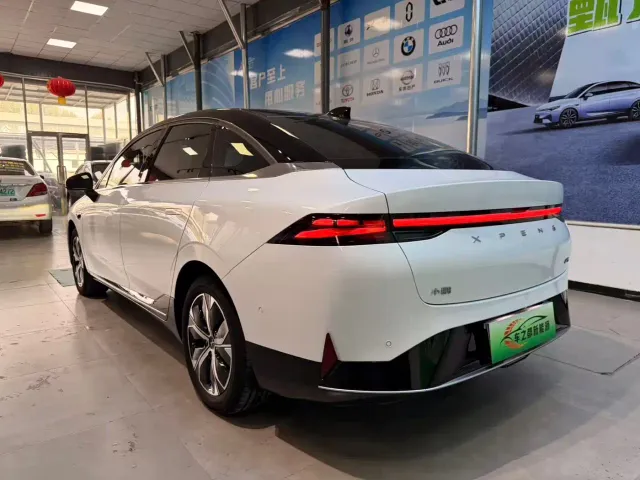 Xpeng P5 — Фото автомобиля 7