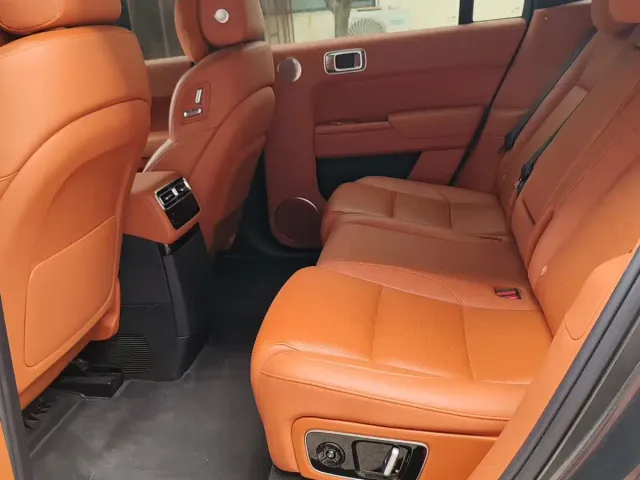 Li Auto L7 — Фото автомобиля 7