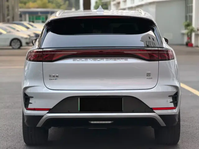 BYD Tang — Фото автомобиля 17