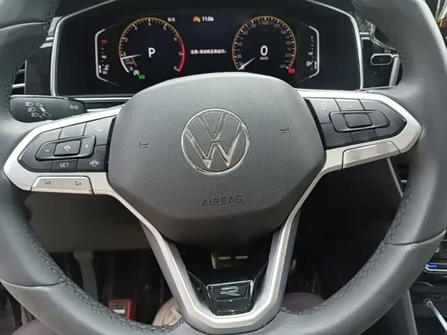 Volkswagen Tiguan L — Фото автомобиля 10