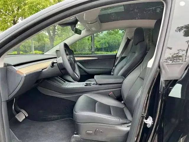 Tesla Model Y — Фото автомобиля 5