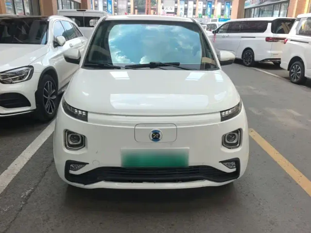 Huachen Xinyi Brilliance Xinyi i03A — Фото автомобиля 2