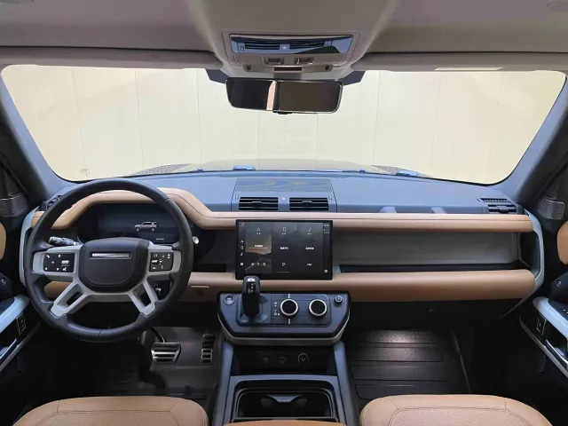 Land Rover Defender — Фото автомобиля 5