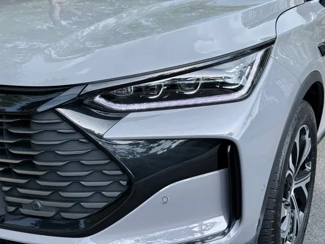 BYD Tang — Фото автомобиля 2