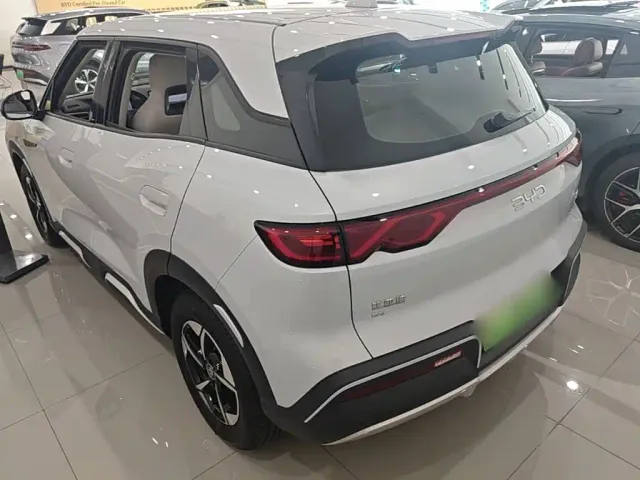 BYD Yuan UP — Фото автомобиля 4
