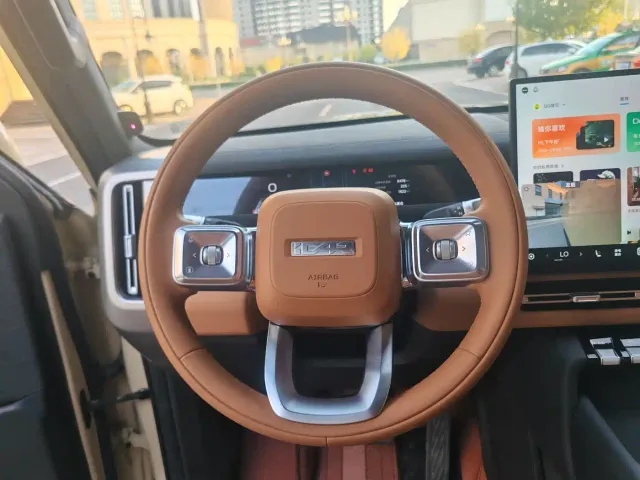 iCAR V27 — Фото автомобиля 14
