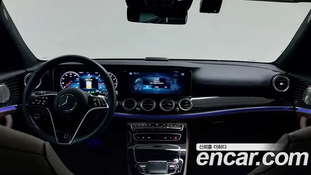 Mercedes-Benz E-Class — Фото автомобиля 7