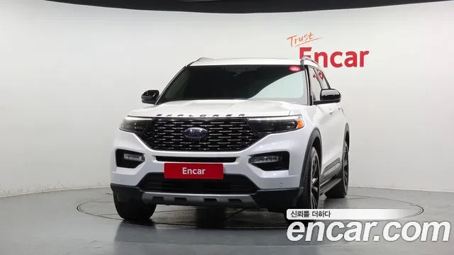 Ford Explorer Explorer 6 поколение 3.0 Platinum 4WD — Фото автомобиля 3