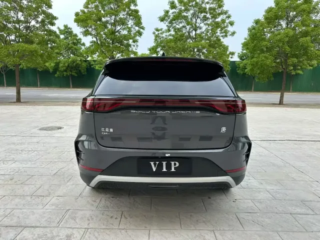 BYD Tang — Фото автомобиля 8