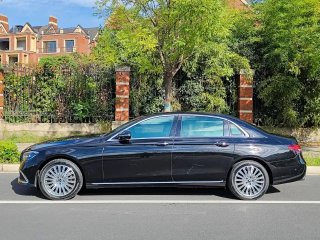 Mercedes-Benz E-Class — Фото автомобиля 4