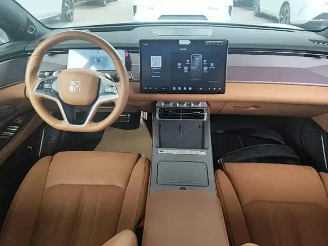 BYD Han L — Фото автомобиля 9