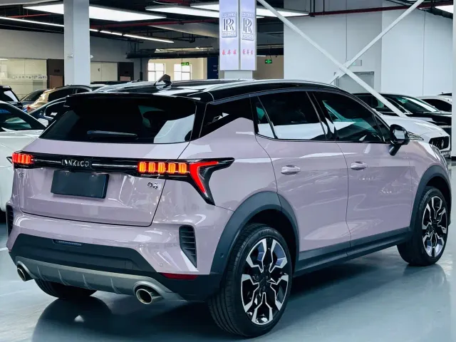 Lynk & Co 06 — Фото автомобиля 15