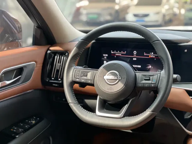 Nissan Terra — Фото автомобиля 9