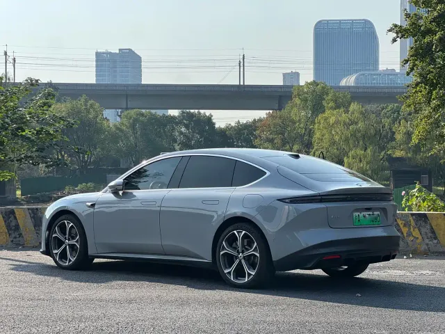 Nio ET5 — Фото автомобиля 4