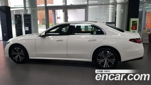 Mercedes-Benz E-Class — Фото автомобиля 8