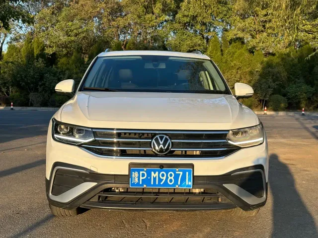 Volkswagen Tiguan L — Фото автомобиля 3
