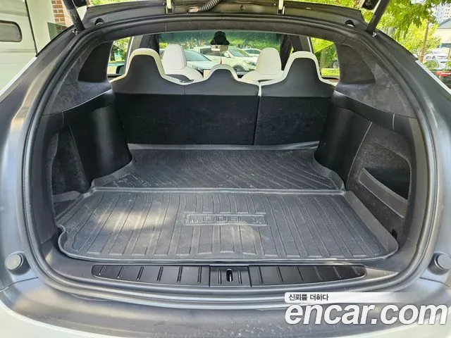 Tesla Model X Модель X — Фото автомобиля 18