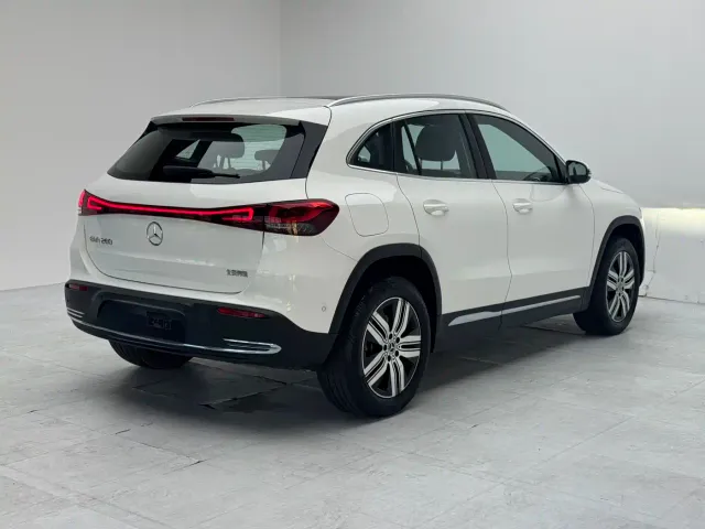 Mercedes-Benz EQA — Фото автомобиля 3