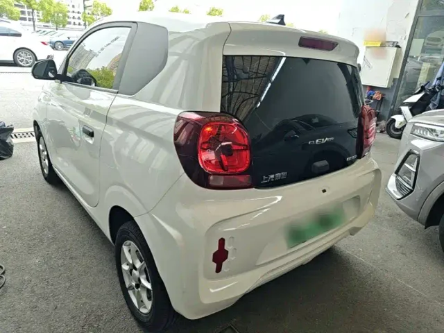 Roewe Clever — Фото автомобиля 4