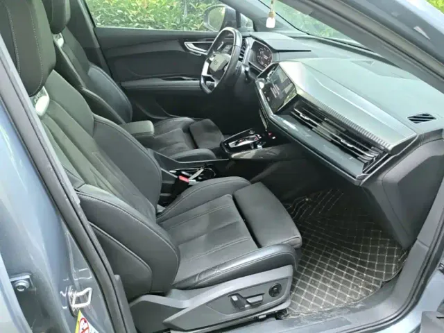 Audi Q4 e-tron — Фото автомобиля 24