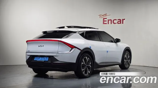 Kia EV6 — Фото автомобиля 2