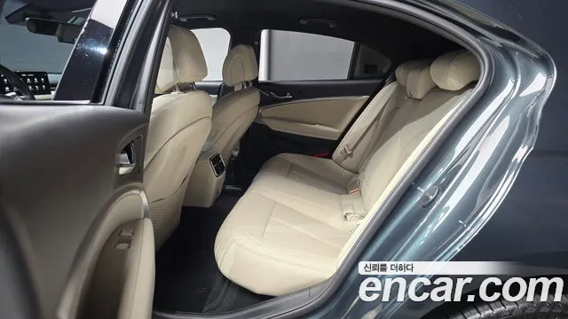 Genesis G70 — Фото автомобиля 11
