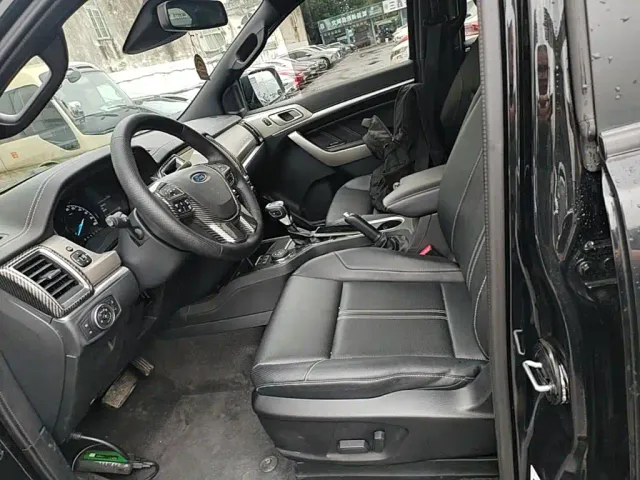 Ford Everest — Фото автомобиля 14