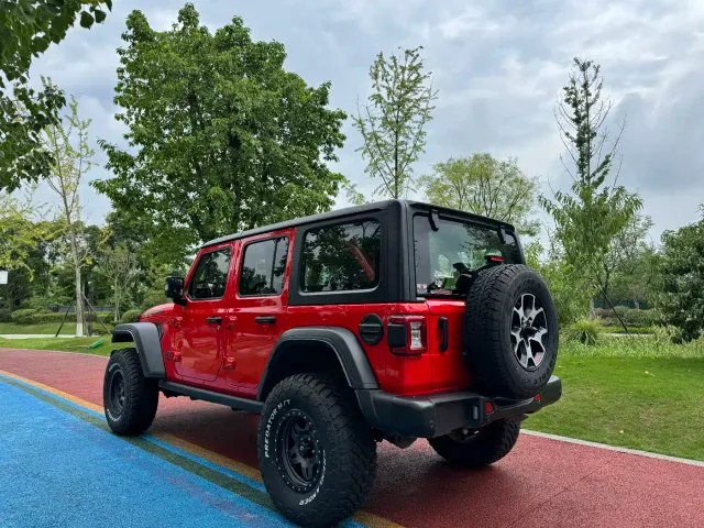 Jeep Wrangler — Фото автомобиля 9