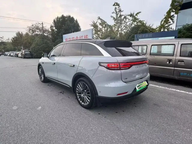 Leapmotor C11 — Фото автомобиля 12