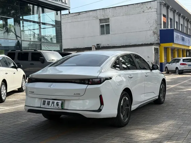 Changan Qiyuan A05 — Фото автомобиля 6
