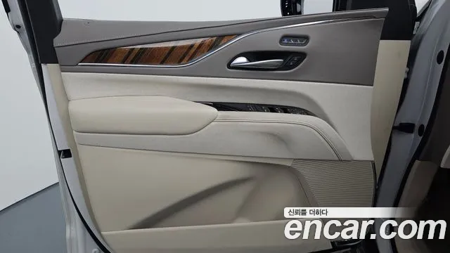 Cadillac Escalade 5th Gen — Фото автомобиля 24