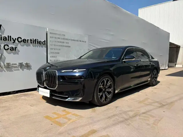 Фотография автомобиля — BMW 7 Series