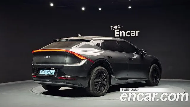 Kia EV6 — Фото автомобиля 2