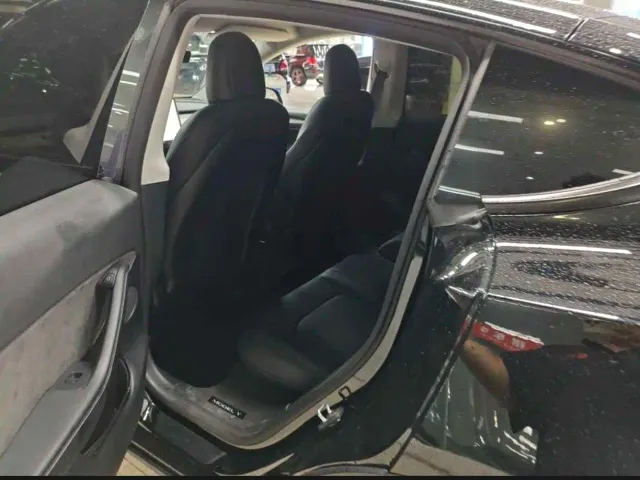 Tesla Model Y — Фото автомобиля 6