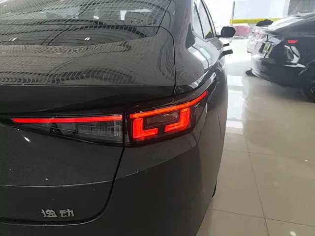Changan Eado — Фото автомобиля 7