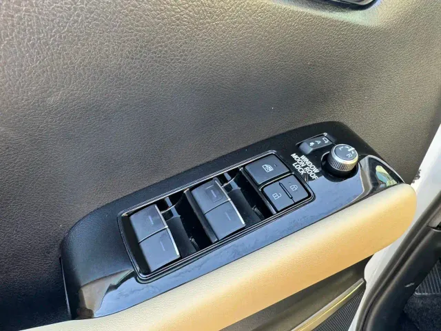 Toyota Alphard — Фото автомобиля 5
