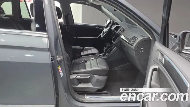 Volkswagen Tiguan Tiguan 2 поколение 2.0 TDI Premium — Фото автомобиля 11