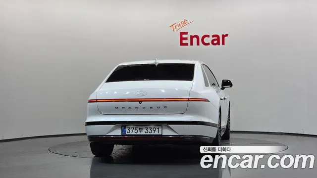 Hyundai Grandeur — Фото автомобиля 2