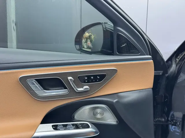 Mercedes-Benz E-Class — Фото автомобиля 10