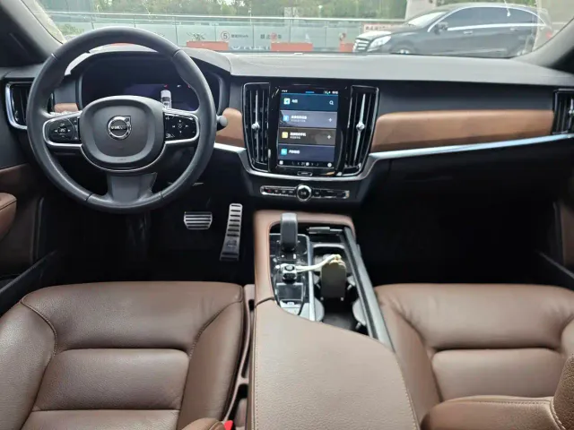 Volvo S90 — Фото автомобиля 7