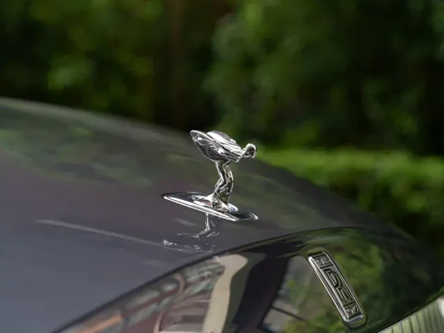 Rolls-Royce Spectre — Фото автомобиля 8