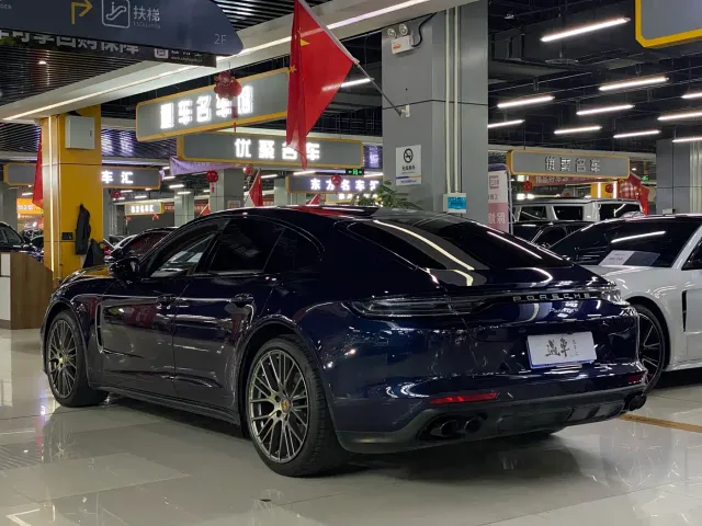 Porsche Panamera — Фото автомобиля 16