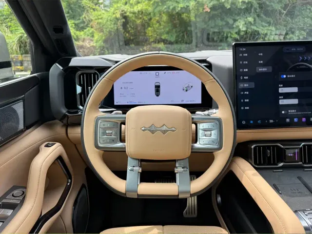 BYD FangChengBao Leopard 8 — Фото автомобиля 10