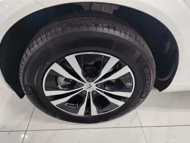 Volvo XC60 — Фото автомобиля 22