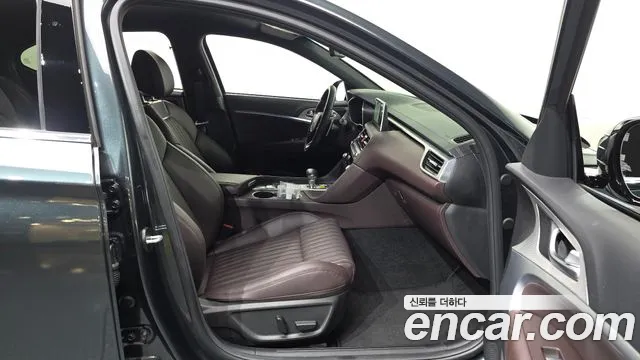 Genesis G70 New — Фото автомобиля 11